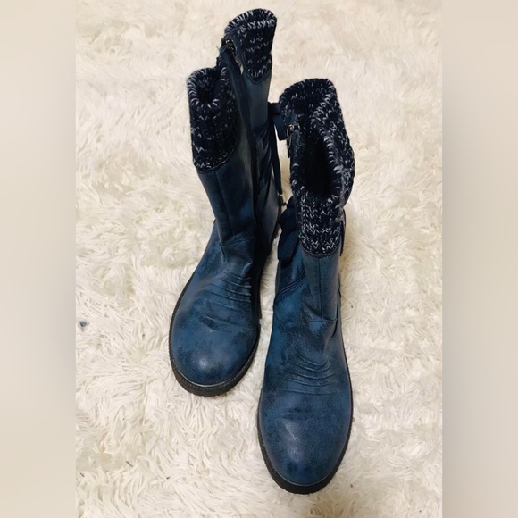 Boots - Picture 3 of 7